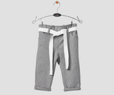 بنطلون قماش بناتي بأشكال مختلفة