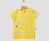 تي شيرت صيفي بطبعة زرافة