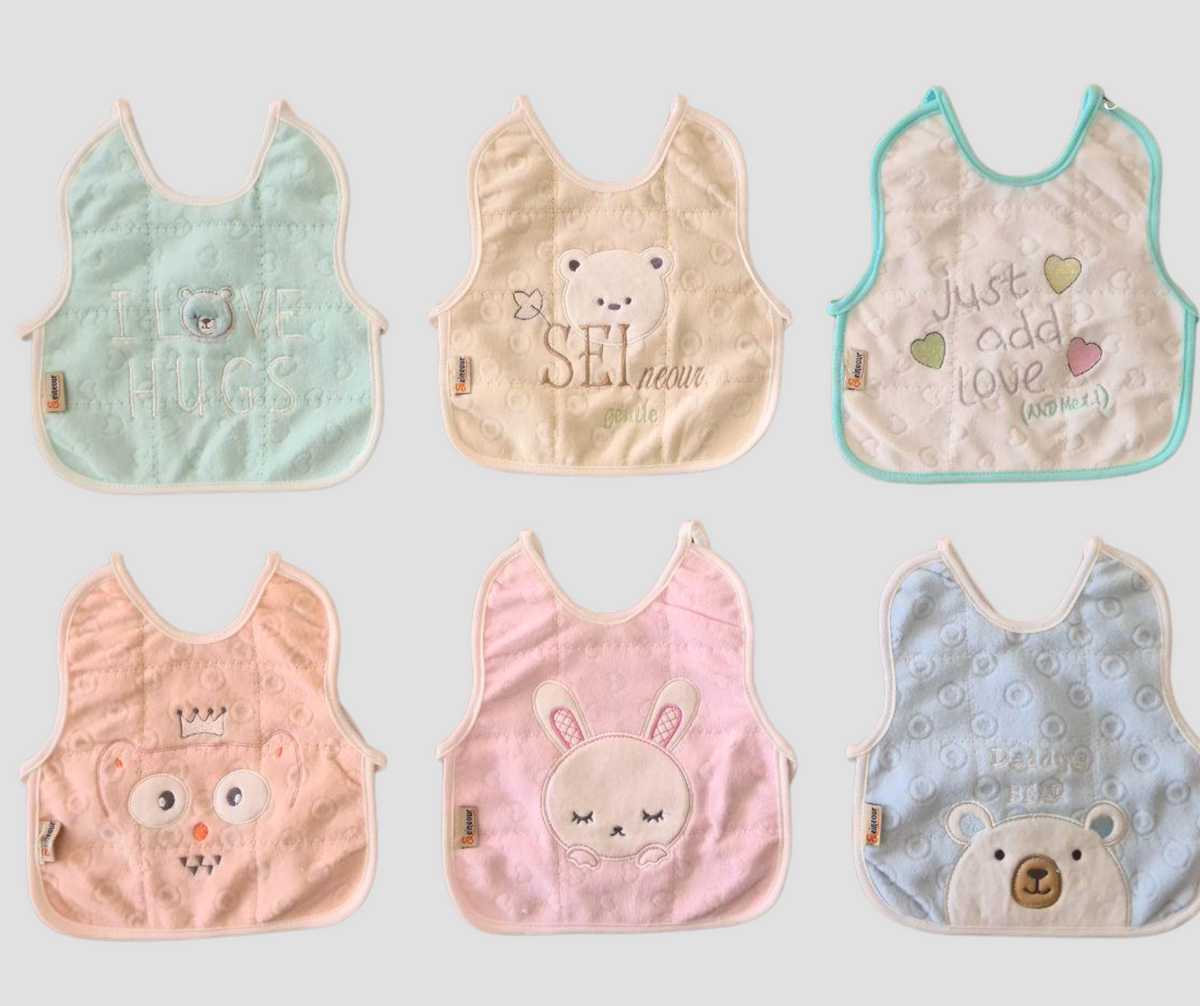 Square Bib with Tie