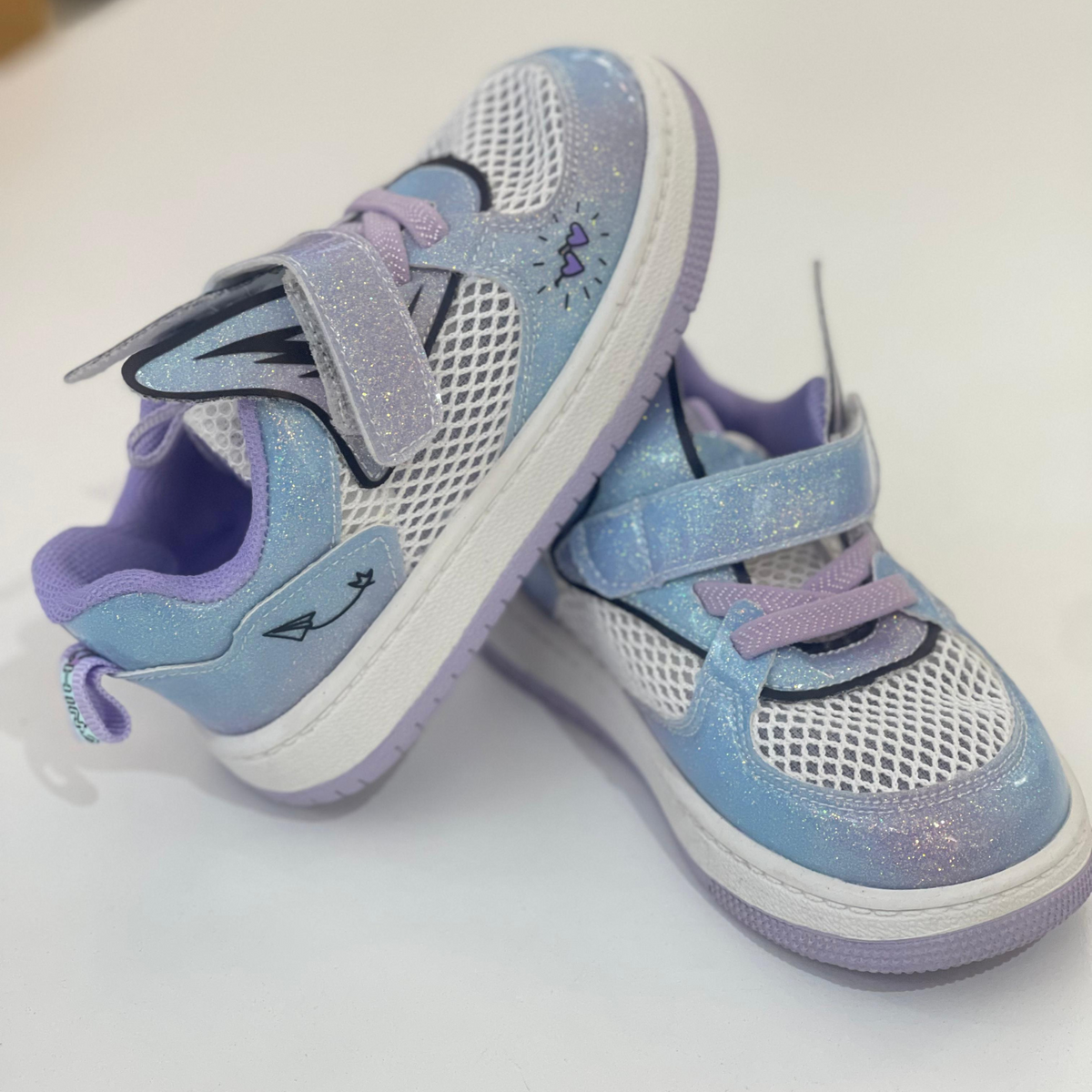 Imported shiny leather shoes